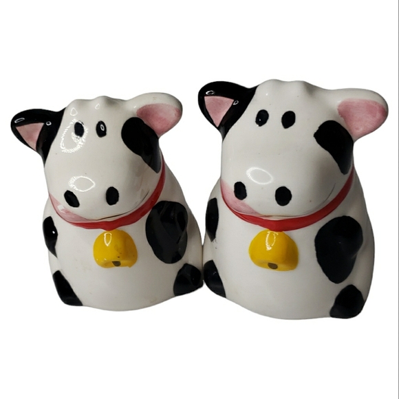 Barnyard Farm Bessie Cow Bovine Ceramic Salt and Pepper Shakers Country Farmcore - Picture 1 of 5